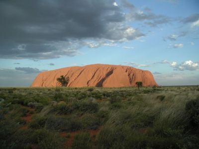 Vista panorámica de Uluru, también conocido como Ayers Rock, Australia.